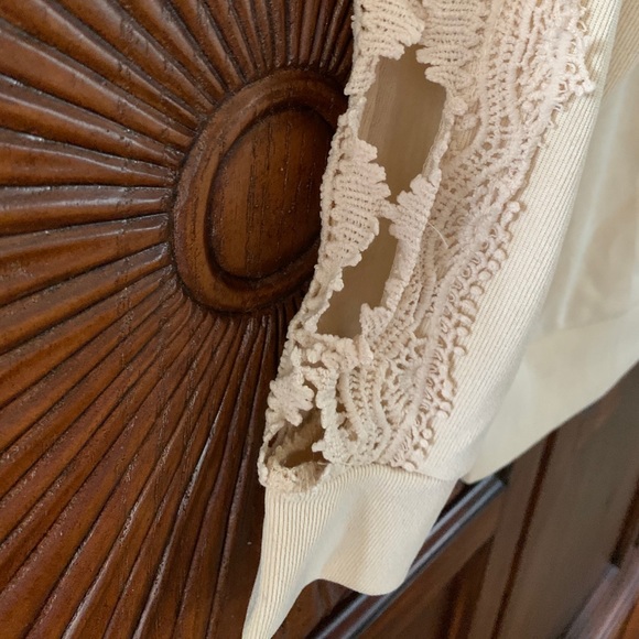 NWT•CBR•Lace Cutout Tied Detail Top-Small - Picture 9 of 12